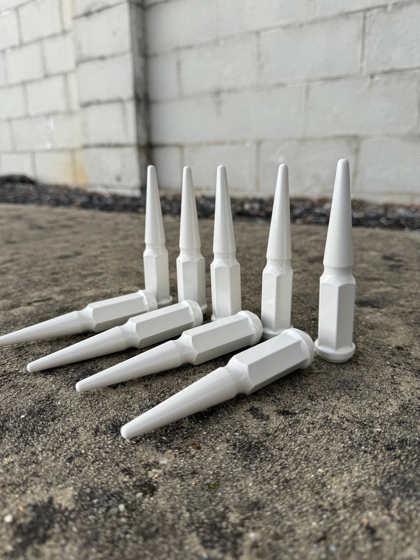 Pearl White Spike Lug Nuts