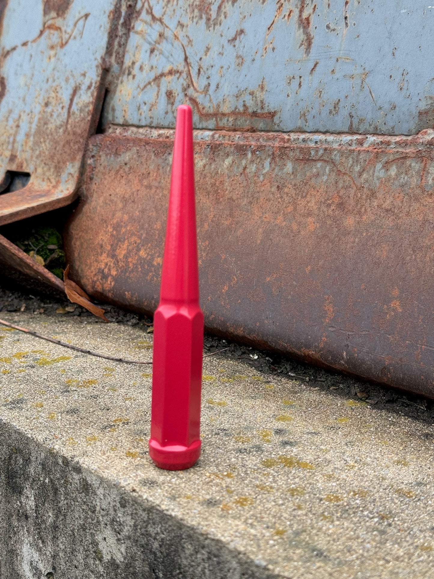 Scarlet Red Spike Lug Nuts